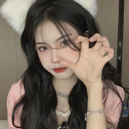 向天真的女生投降